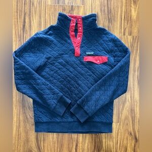 PATAGONIA ORGANIC COTTON SNAP T QUILTED PULLOVER SMALL in NAVY BLUE RED TRIM